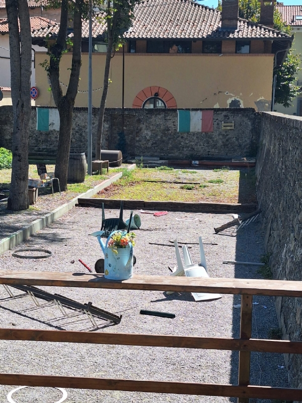 Atto vandalico alla Società di Ozegna 